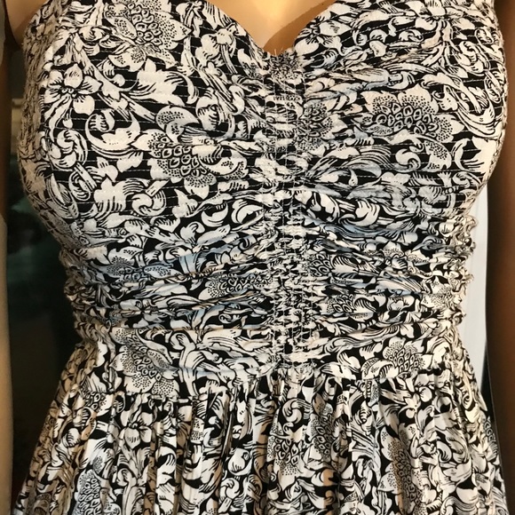 ‼️Kismet Sweet Strapless Dress - Picture 3 of 4